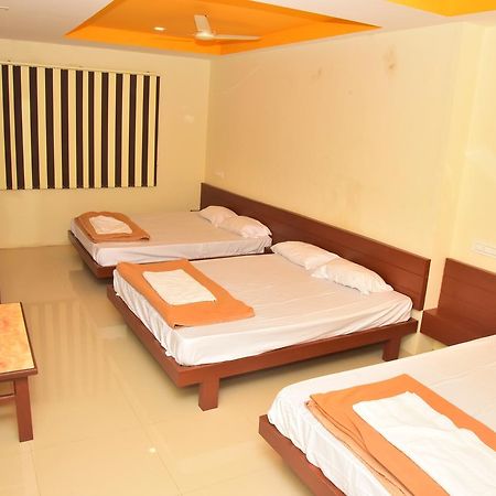 Bright Palace Restaurant And Residency Shimoga Bagian luar foto