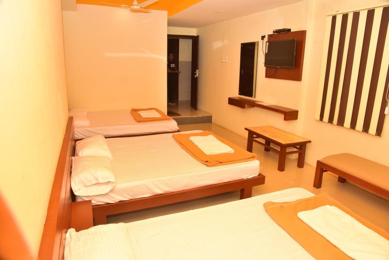 Bright Palace Restaurant And Residency Shimoga Bagian luar foto