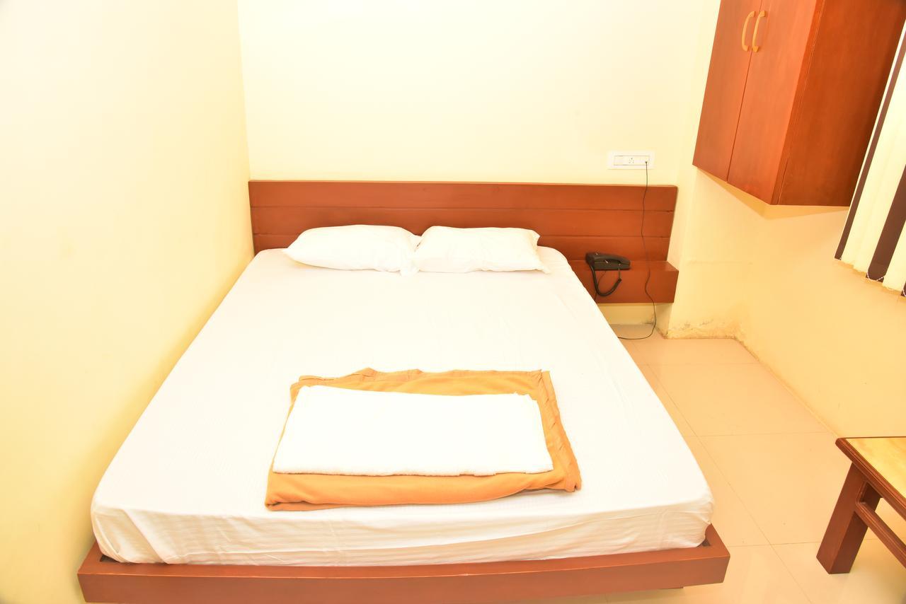 Bright Palace Restaurant And Residency Shimoga Bagian luar foto