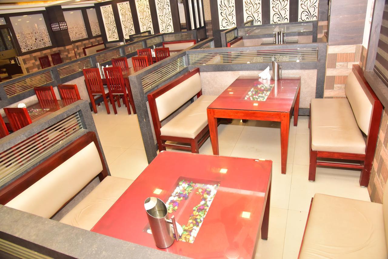 Bright Palace Restaurant And Residency Shimoga Bagian luar foto
